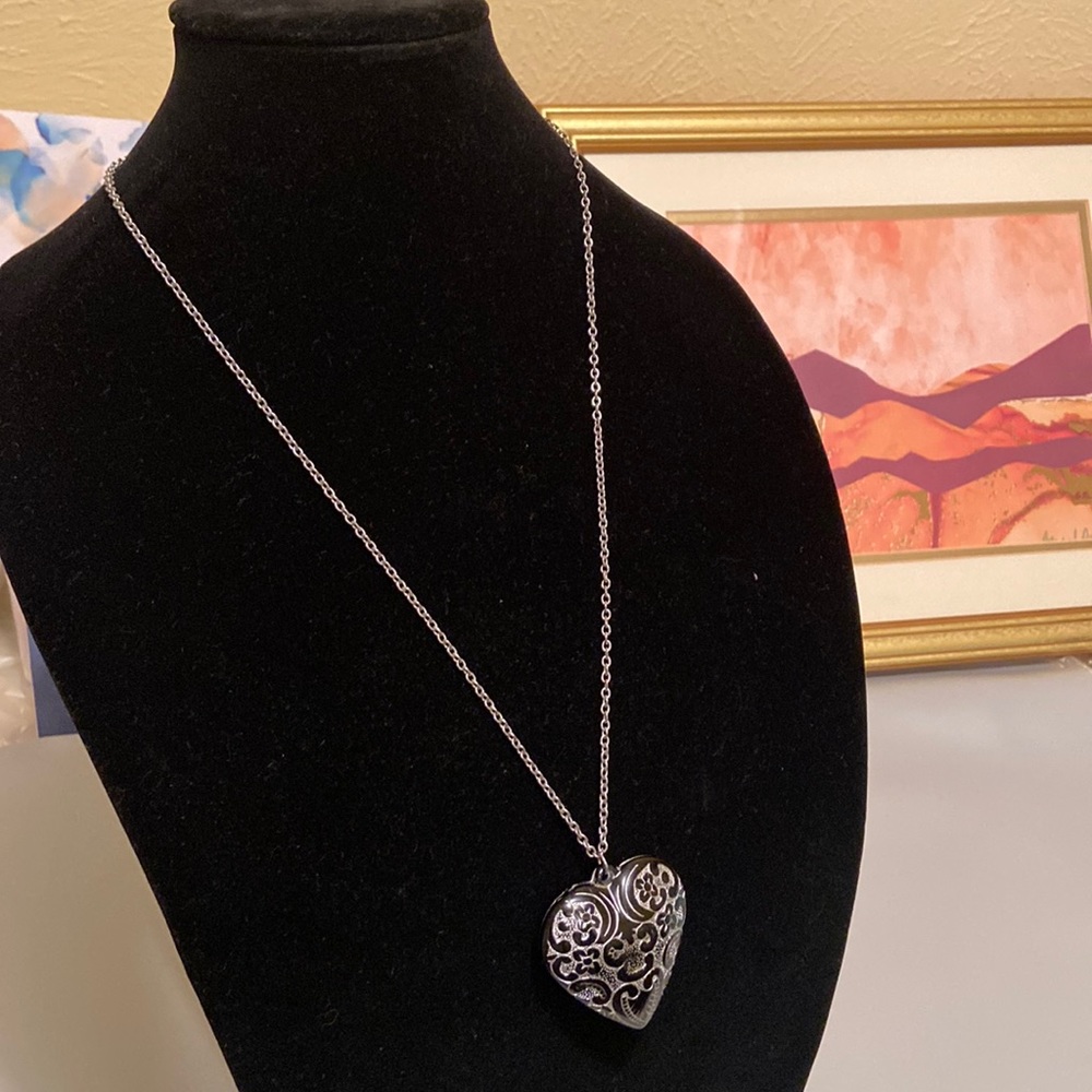Dia de los muertos style heart necklace